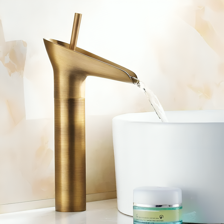 Robinet de lavabo haut en laiton brossé – cascade vintage à levier unique