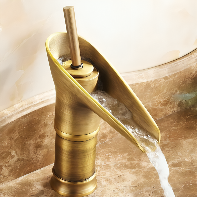Robinet de lavabo haut en laiton brossé – cascade vintage à levier unique